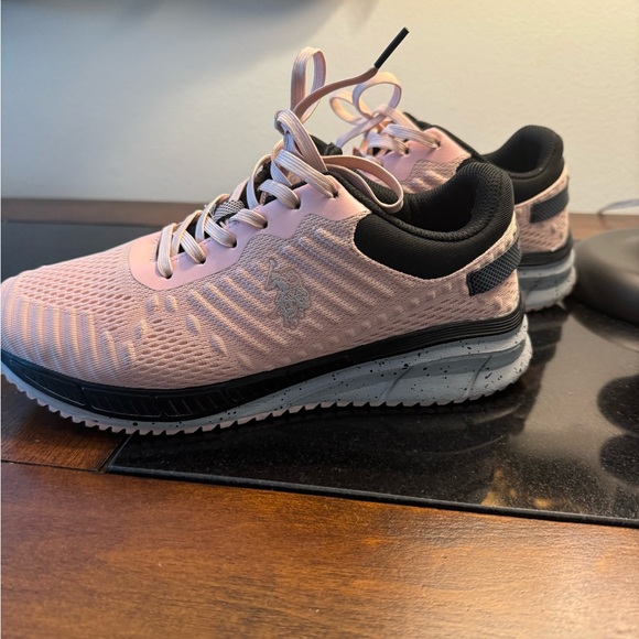 U.S. Polo Assn. Shoes - women's pink us polo assn all trek shoes size 8.5 like new